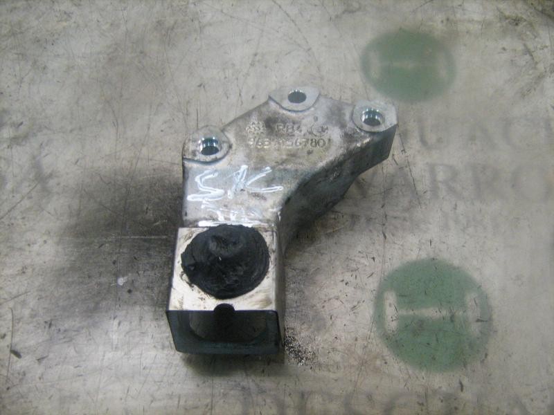 Recambio de soporte cambio para peugeot 206 berlina xt referencia OEM IAM   