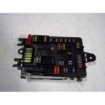 CAJA RELES / FUSIBLES 61149259466 933788101 03102013