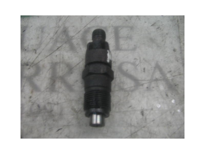 Recambio de inyector para nissan trade 100 referencia OEM IAM   