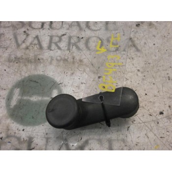 MANETA ELEVALUNAS TRASERA IZQUIERDA 