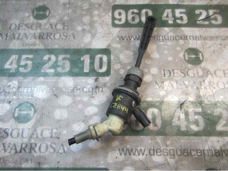 Recambio de bomba embrague para dacia duster adventure referencia OEM IAM 306100394R  