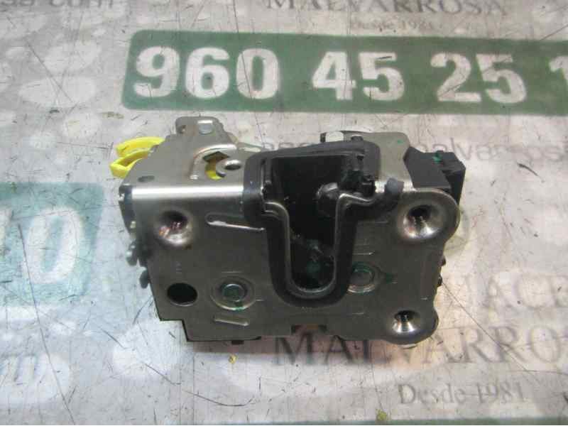 Recambio de cerradura puerta trasera izquierda para dacia duster adventure referencia OEM IAM 825031894R  