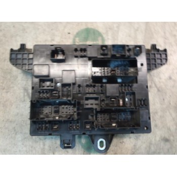 CAJA RELES / FUSIBLES 