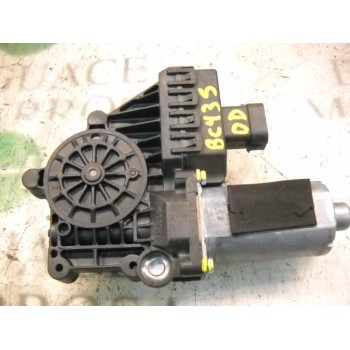 MOTOR ELEVALUNAS DELANTERO DERECHO 