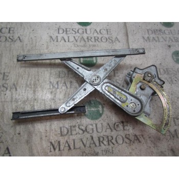 ELEVALUNAS TRASERO DERECHO 834023E002 