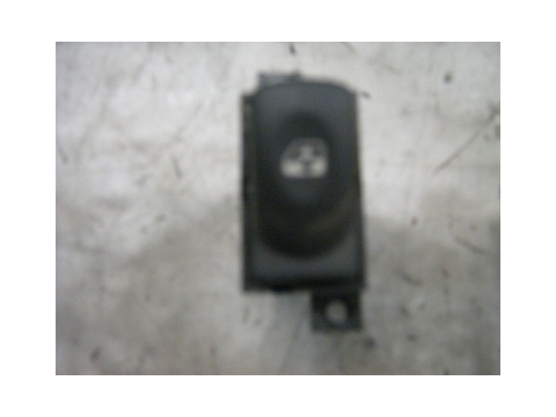 Recambio de mando elevalunas trasero izquierdo para renault laguna (b56) 1.9 dti rt referencia OEM IAM   