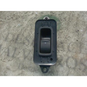 MANDO ELEVALUNAS TRASERO DERECHO 94266AG020 