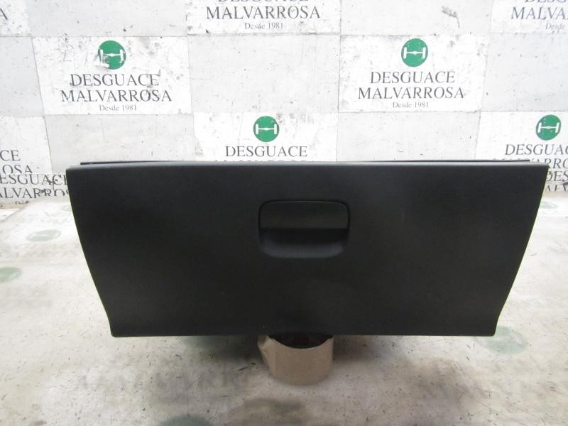 Recambio de guantera para peugeot 308 sport referencia OEM IAM 8226LE  8226KX