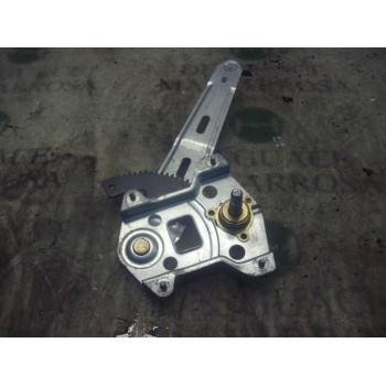 ELEVALUNAS TRASERO DERECHO 