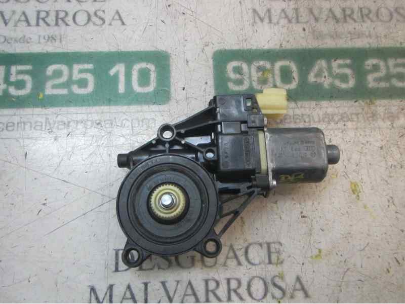 Recambio de motor elevalunas delantero derecho para ford fiesta (cb1) sport referencia OEM IAM 1543207  