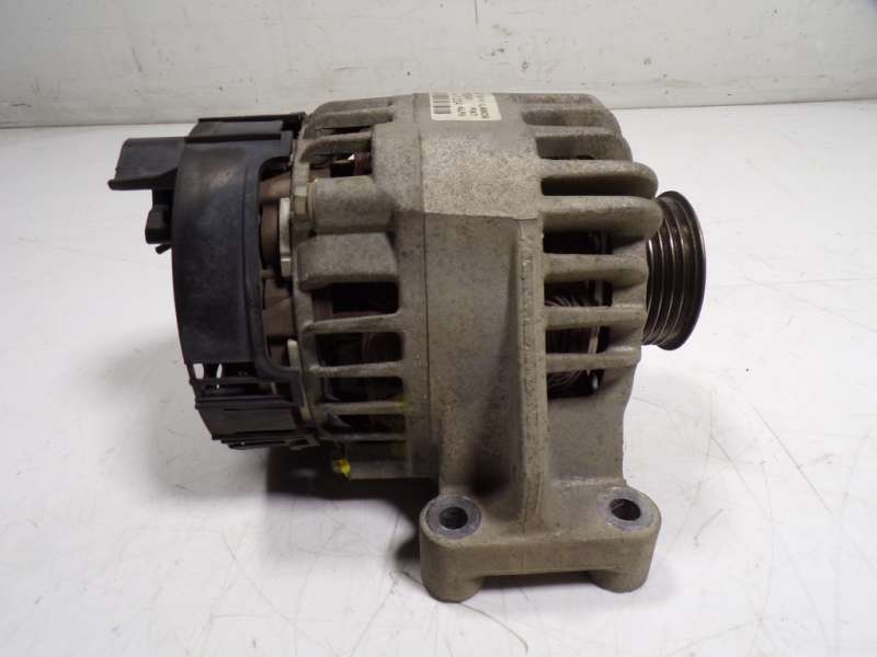 Recambio de alternador para fiat punto (199) 1.2 cat referencia OEM IAM 52003532 MS1012101381 