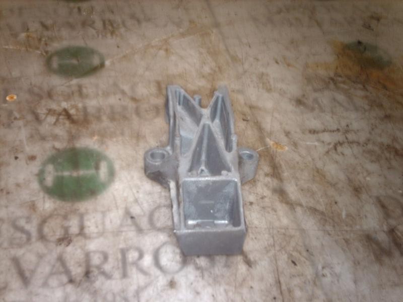 Recambio de soporte motor para peugeot 405 berlina 1.9 diesel referencia OEM IAM   
