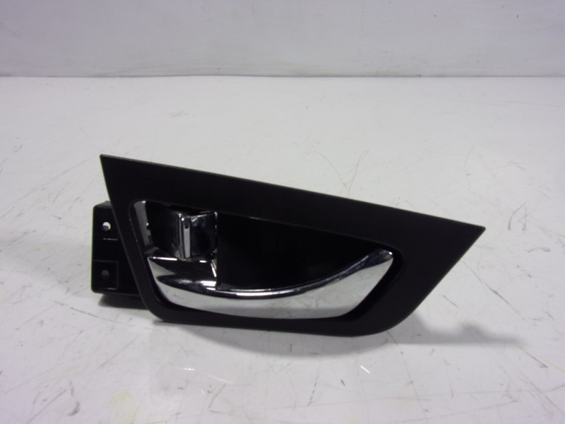 Recambio de maneta interior trasera izquierda para ssangyong korando premium 4x2 referencia OEM IAM   