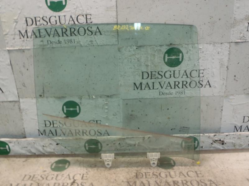 Recambio de cristal puerta trasero derecho para renault megane iii berlina 5 p expression referencia OEM IAM 823000007R  