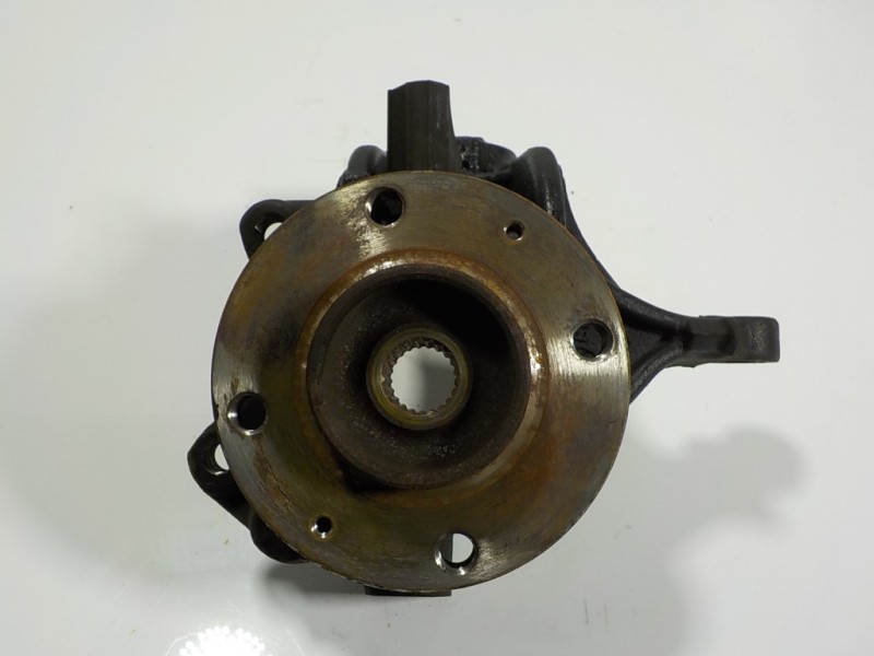 Recambio de mangueta delantera izquierda para peugeot 208 1.4 hdi fap referencia OEM IAM 1607557480  