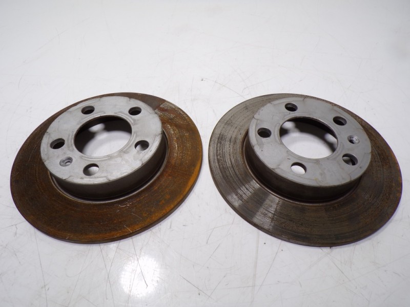 Recambio de disco freno trasero para skoda kamiq (nw4) 1.0 tsi referencia OEM IAM 2Q0615601H  