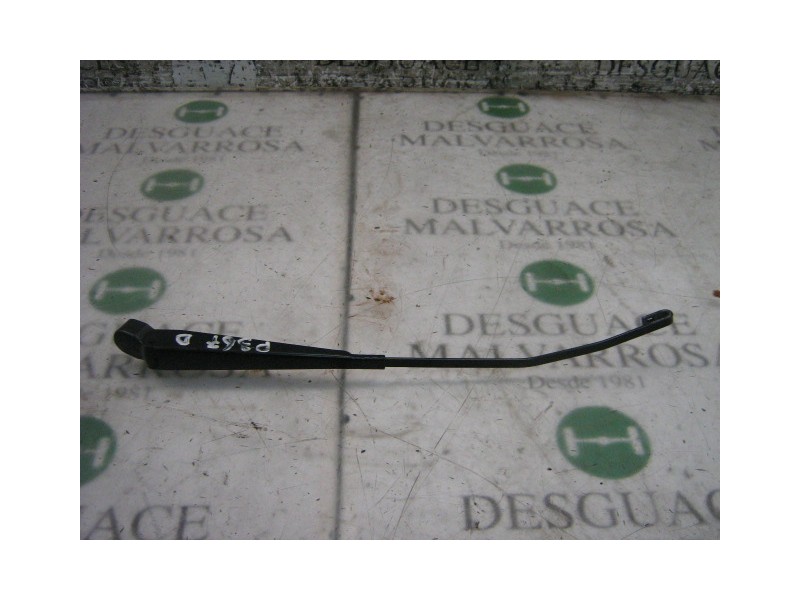 Recambio de brazo limpia delantero derecho para nissan trade 100 referencia OEM IAM   