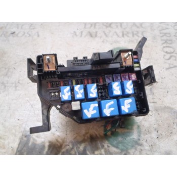 CAJA RELES / FUSIBLES 