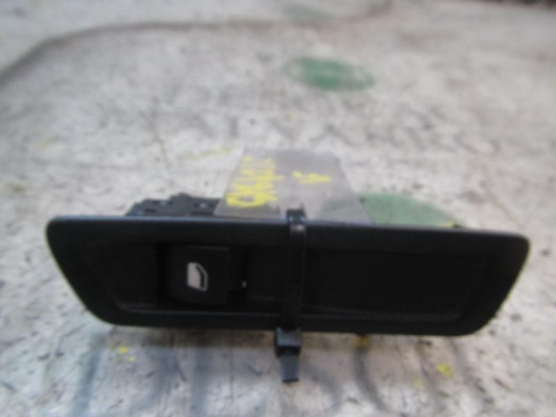 Recambio de mando elevalunas delantero izquierdo para citroën c-elysée seduction referencia OEM IAM   