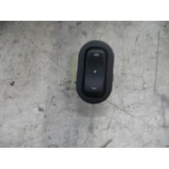 MANDO ELEVALUNAS DELANTERO DERECHO 