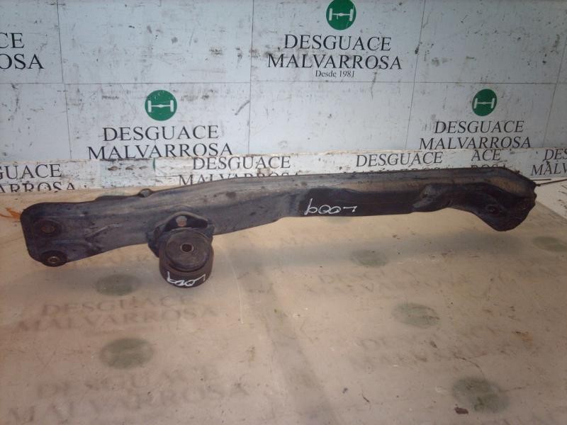 Recambio de travesaño inferior para hyundai lantra berlina (rd) 1.6 cat referencia OEM IAM   