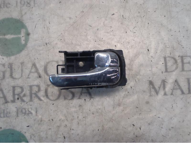 Recambio de maneta interior delantera derecha para nissan almera tino (v10m) ambience referencia OEM IAM   