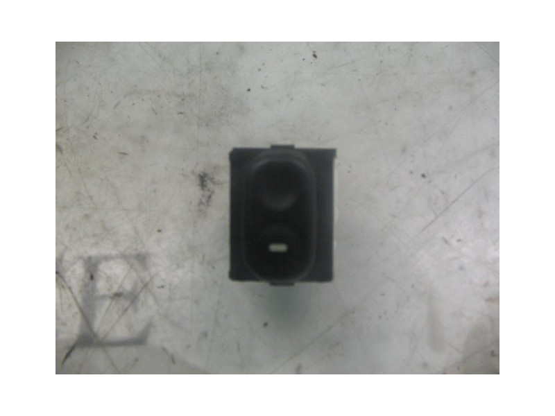 Recambio de mando elevalunas trasero izquierdo para nissan primera berl./familiar (p10/w10) 2.0 diesel referencia OEM IAM   