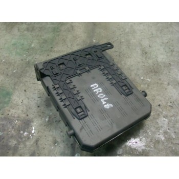 CAJA RELES / FUSIBLES 