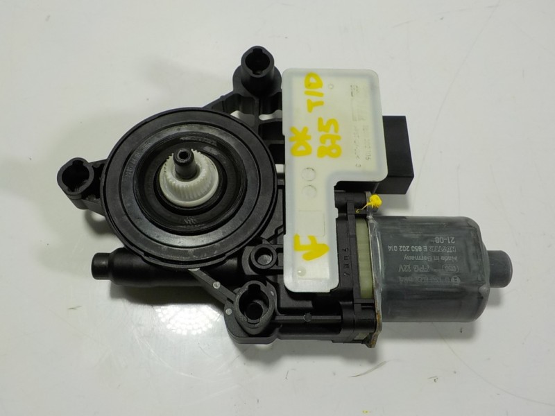 Recambio de motor elevalunas trasero derecho para skoda kamiq (nw4) 1.0 tsi referencia OEM IAM 5Q0959408D 5Q0959408D 