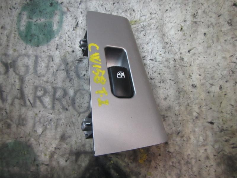 Recambio de mando elevalunas trasero izquierdo para hyundai santa fe (bm) 2.2 crdi cat referencia OEM IAM 935802B000S4  