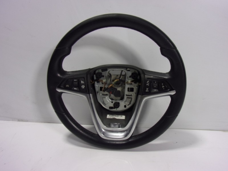 Recambio de volante para opel astra j lim. 1.6 cdti dpf referencia OEM IAM 13351029 13351029 