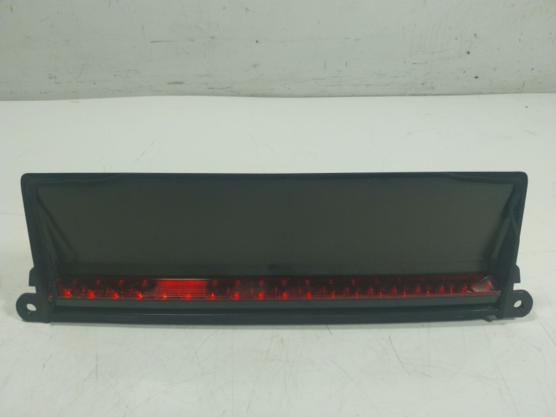 Recambio de piloto trasero central para porsche panamera 3.0 v6 tdi cat referencia OEM IAM 97063105004  