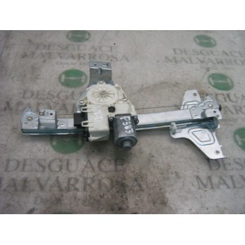 ELEVALUNAS TRASERO DERECHO 