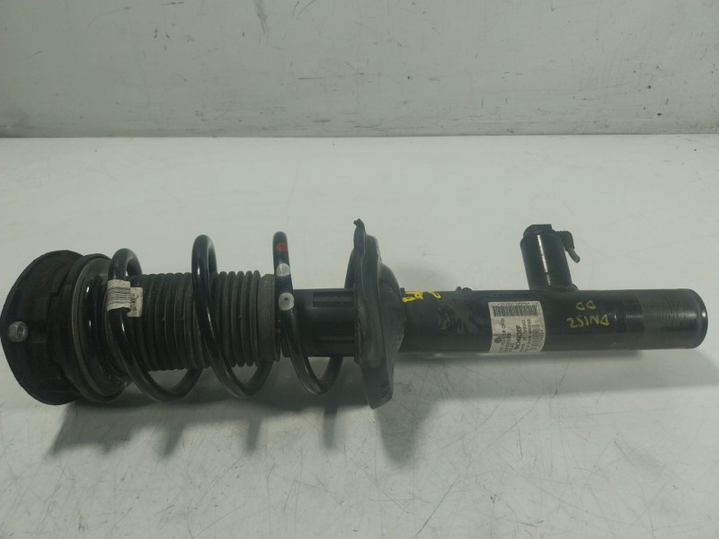 Recambio de amortiguador delantero derecho para seat leon st (5f8) 2.0 tdi referencia OEM IAM 5Q0413031FK 5Q0413031FK 