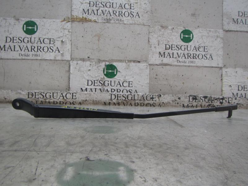 Recambio de brazo limpia delantero derecho para peugeot 407 confort referencia OEM IAM   