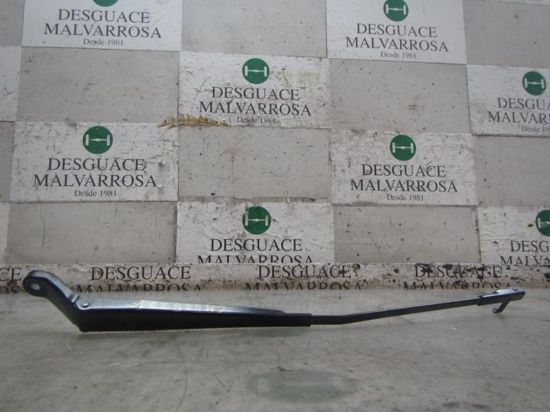 Recambio de brazo limpia delantero izquierdo para peugeot 407 confort referencia OEM IAM   