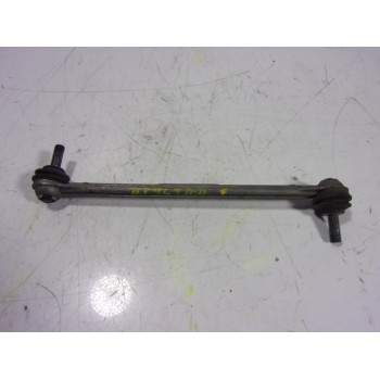 TIRANTE DELANTERO DERECHO 546182227R 