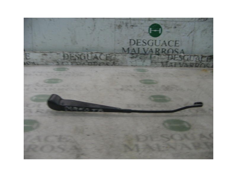 Recambio de brazo limpia delantero derecho para citroën xsara berlina 1.4 tonic referencia OEM IAM   