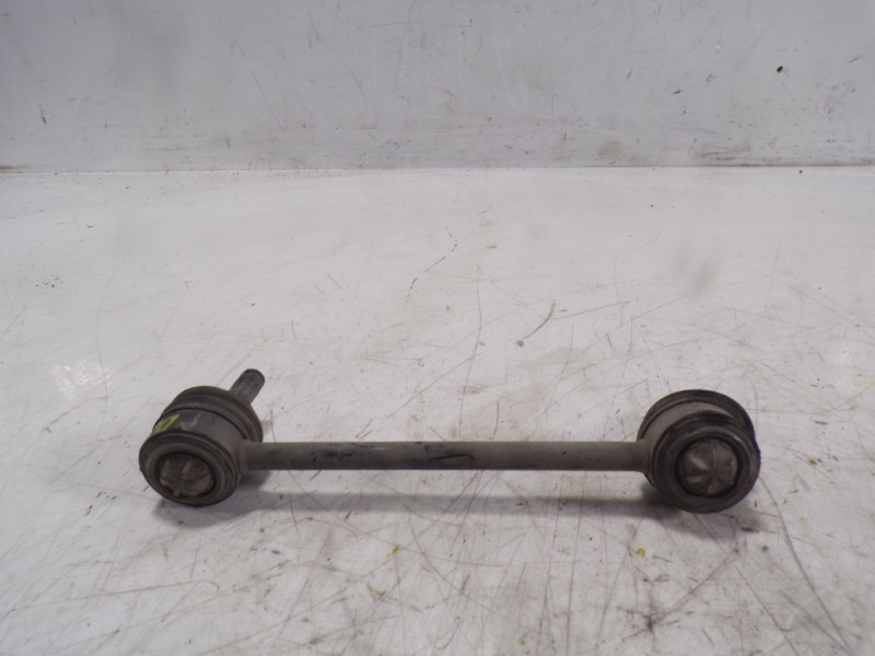 Recambio de tirante trasero izquierdo para land rover discovery sport 2.0 td4 cat referencia OEM IAM LR061272  