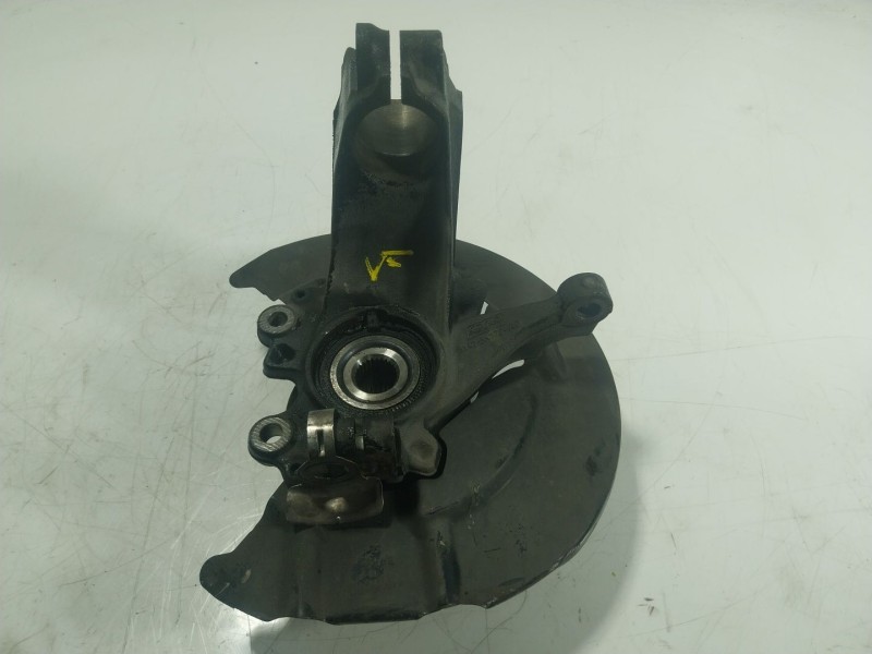 Recambio de mangueta delantera derecha para ford kuga i 2.0 tdci referencia OEM IAM 1674670  