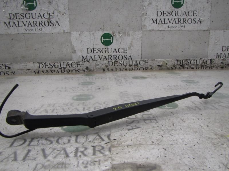 Recambio de brazo limpia delantero izquierdo para ssangyong rodius xdi referencia OEM IAM   