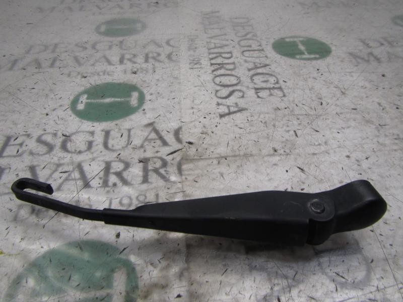 Recambio de brazo limpia trasero para ssangyong rodius xdi referencia OEM IAM   