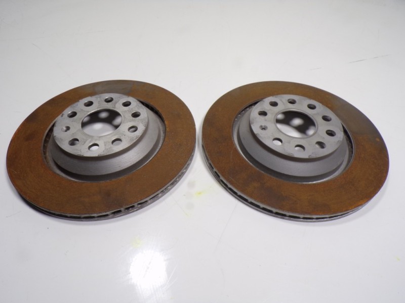 Recambio de disco freno trasero para cupra leon kl8 2.0 tsi vz 245 referencia OEM IAM 5Q0615601E  