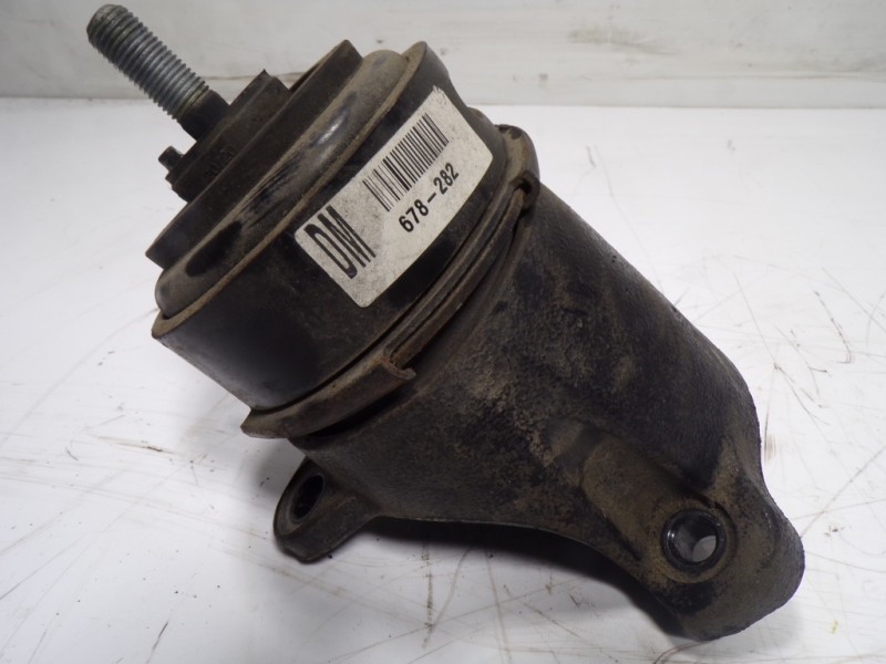 Recambio de soporte motor derecho para ssangyong korando premium 4x2 referencia OEM IAM  678282 