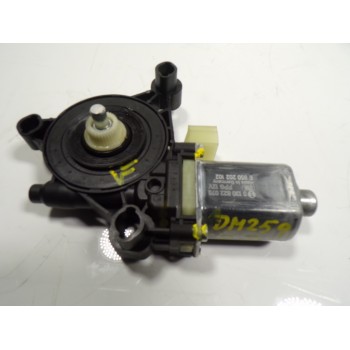 MOTOR ELEVALUNAS DELANTERO DERECHO 5Q0959802C 5Q0959802C 