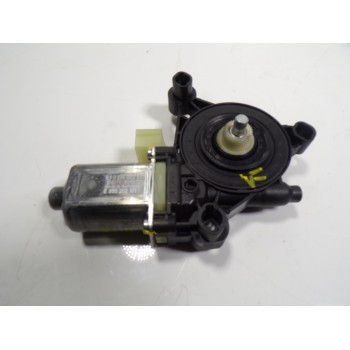MOTOR ELEVALUNAS DELANTERO IZQUIERDO 5Q0959801C 5Q0959801C 