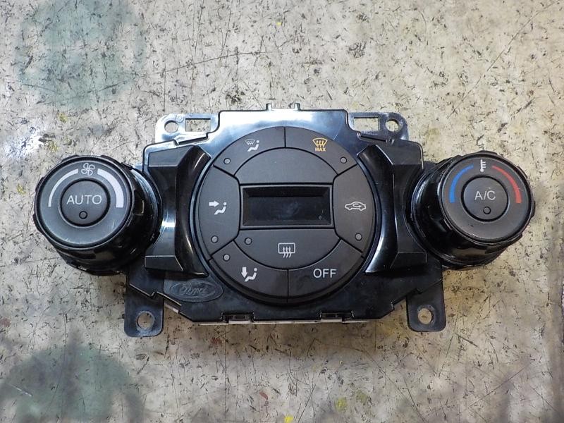 Recambio de mando climatizador para ford fiesta (ccn) titanium referencia OEM IAM 1935902 8A6T18C612 