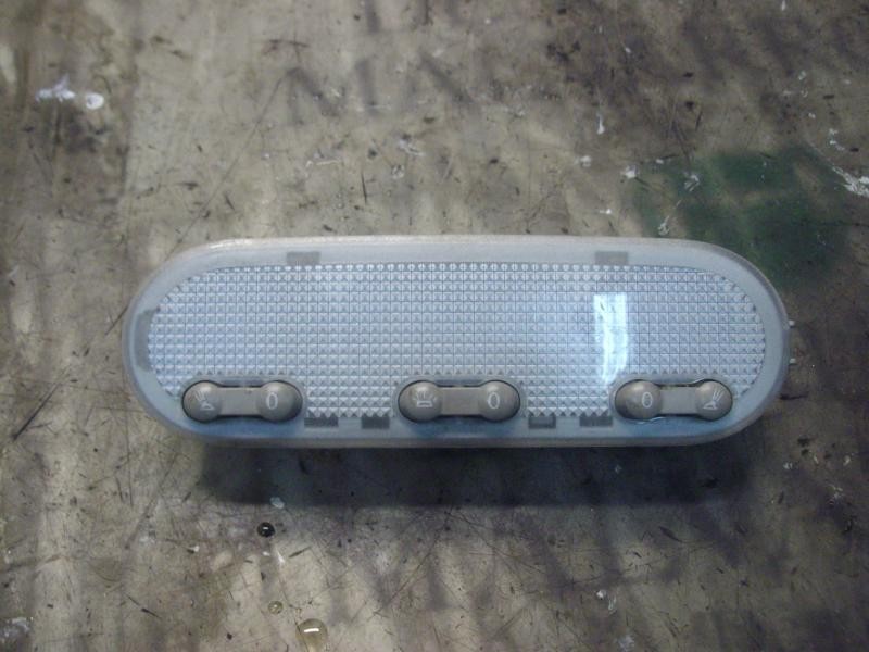 Recambio de piloto interior para renault megane ii berlina 3p luxe privilege referencia OEM IAM   