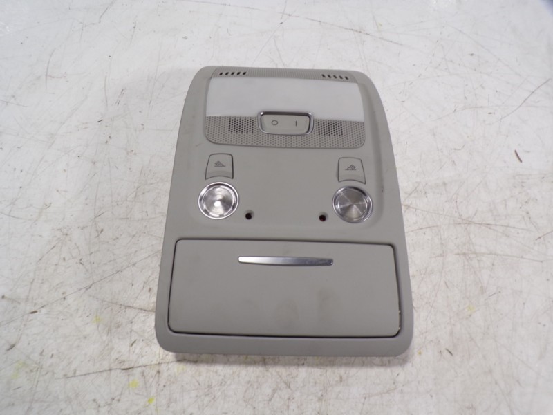 Recambio de piloto interior para audi a4 ber. (b8) 2.0 16v tdi referencia OEM IAM 8T0947140ET1  