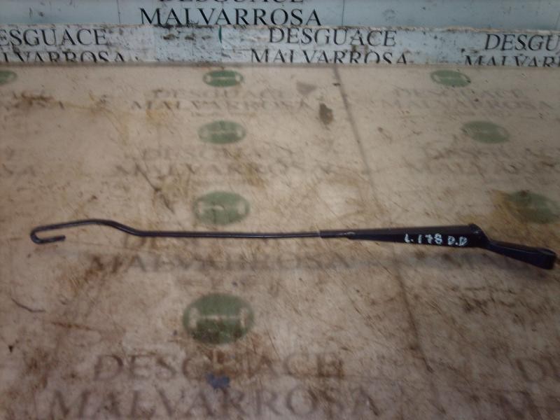 Recambio de brazo limpia delantero derecho para volkswagen golf iii berlina (1h1) 1.8 referencia OEM IAM   